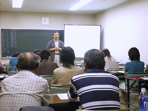 室内セミナー（事前学習会）の様子